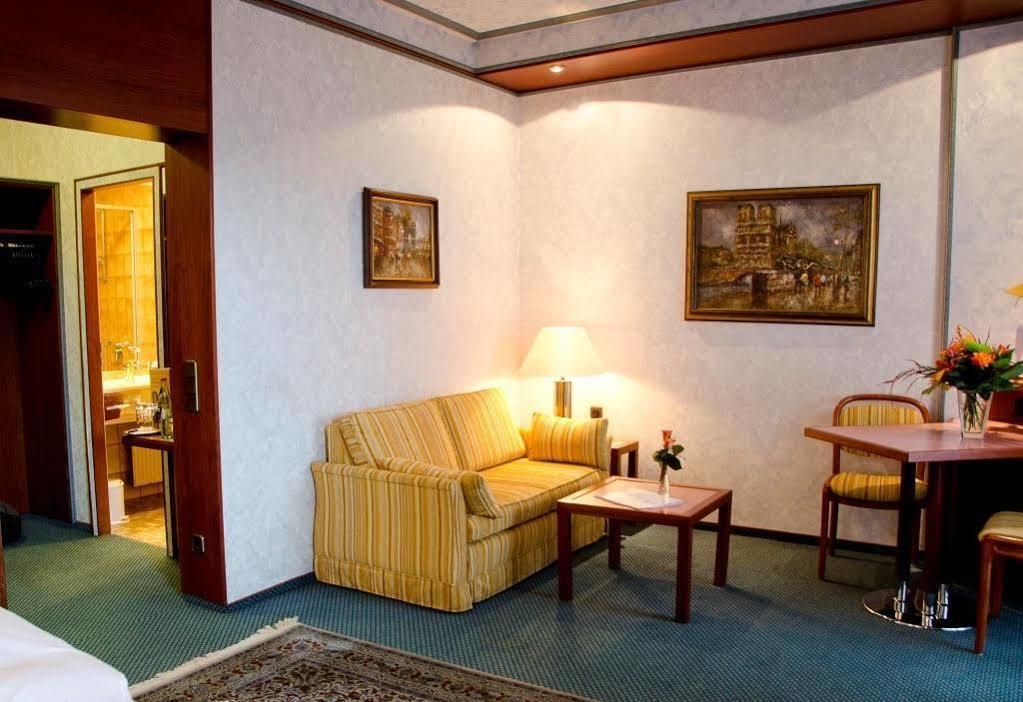 Arotel Best Living Nuernberg エクステリア 写真